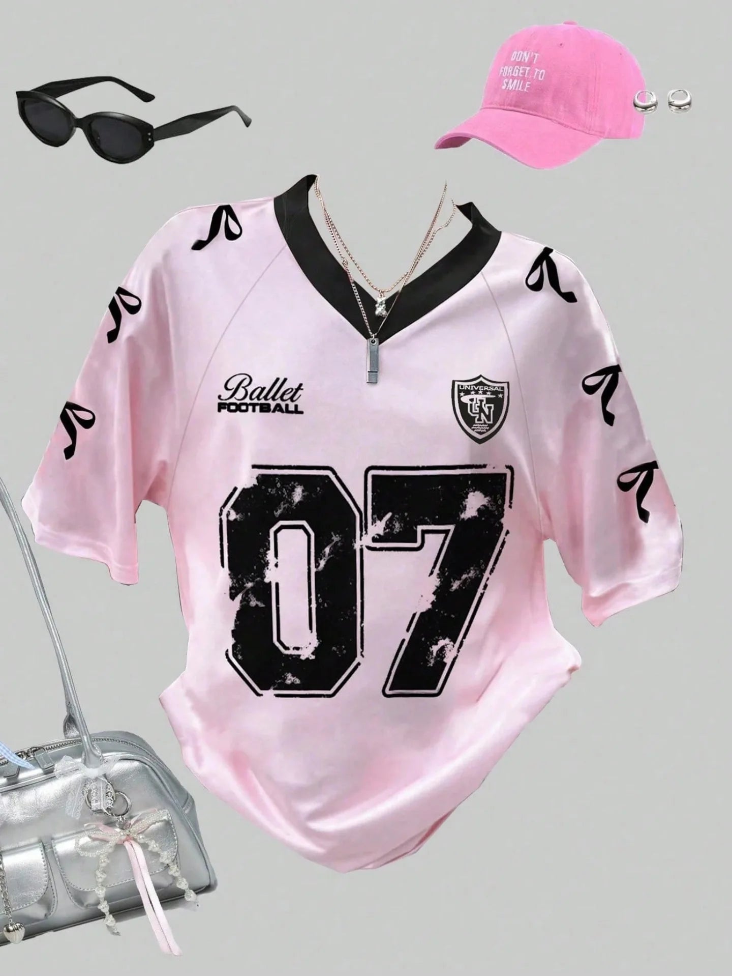 Graphic (07) Contrast V-Neck Oversized Tee