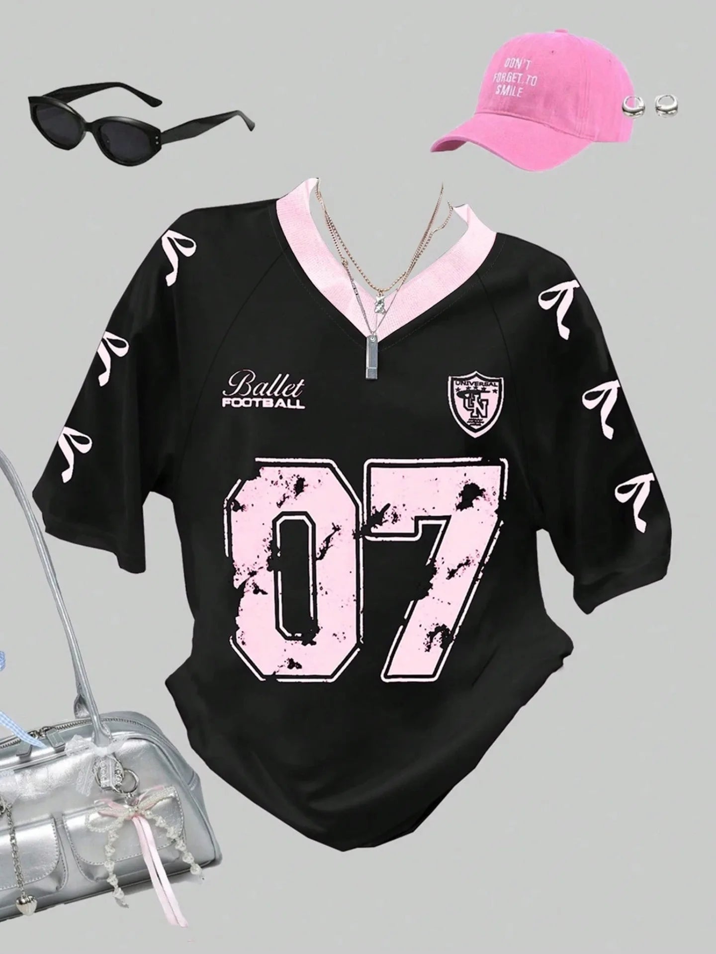 Graphic (07) Contrast V-Neck Oversized Tee